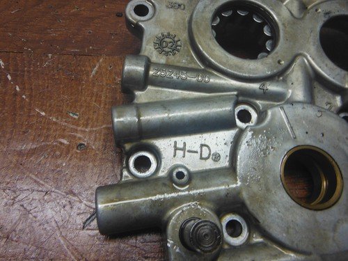 2003 harley-davidson dyna ENGINE CAM CHAIN SUPPORT ASM RETAINING PLATE CASE - Image 2