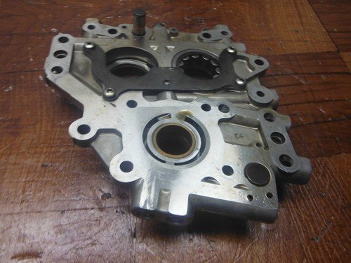 2003 harley-davidson dyna ENGINE CAM CHAIN SUPPORT ASM RETAINING PLATE CASE - Image 6