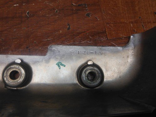 2005 suzuki boulevard C90 VL1500 ENGINE TOP END CYLINDER HEAD COVER REAR RIGHT - Image 7