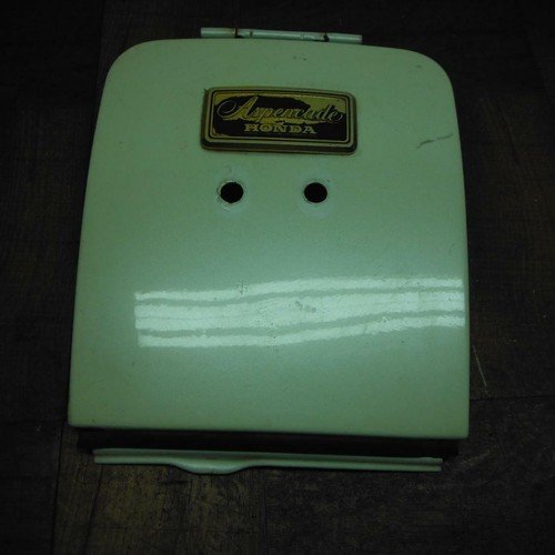 1987 honda goldwing GL1200 GL 1200 GAS TANK CAP COVER TRIM COWL TOP LID WHITE