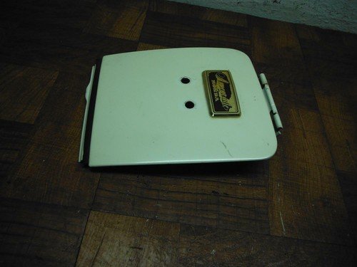 1987 honda goldwing GL1200 GL 1200 GAS TANK CAP COVER TRIM COWL TOP LID WHITE - Image 2