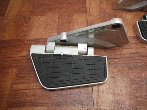 1986 1987 honda goldwing GL1200 GL 1200 REAR FOOT RESTS PEGS STEPS SET PAIR - Image 3