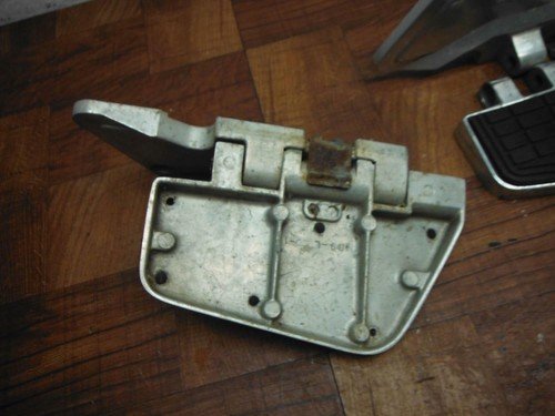 1986 1987 honda goldwing GL1200 GL 1200 REAR FOOT RESTS PEGS STEPS SET PAIR - Image 4