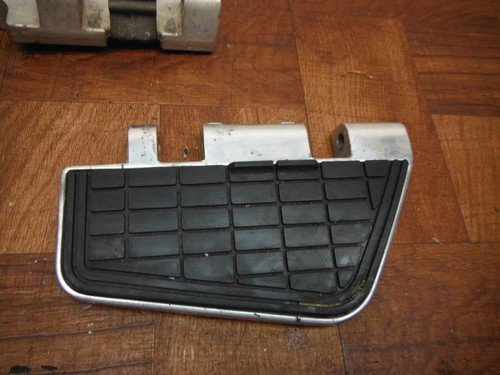 1986 1987 honda goldwing GL1200 GL 1200 REAR FOOT RESTS PEGS STEPS SET PAIR - Image 9