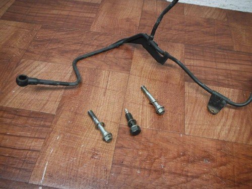 HONDA magna 700 VF 750 VF750 sabre v45 FRONT CYLINDER HEAD OIL PASSAGE LINE DUCT - Image 3