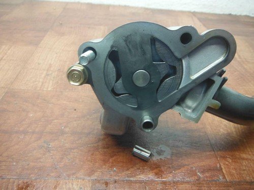 honda 1300 ENGINE MOTOR OIL PUMP 15100-MCS-010 - Image 4