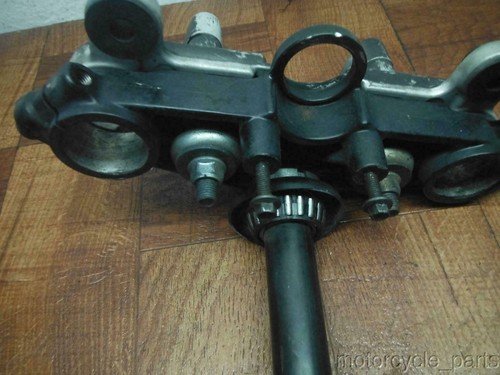 04-09 suzuki gs500f GS 500 FRONT FORKS CLAMP LOWER TRIPLE TREE STEM CLAMP - Image 4