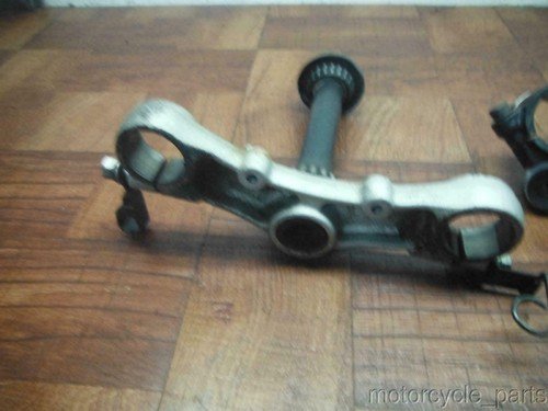 04-09 suzuki gs500f GS 500 FRONT FORKS CLAMP LOWER TRIPLE TREE STEM CLAMP - Image 8