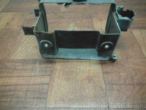 04-09 suzuki gs500f REAR BACK TAIL UNDERTAIL BATTERY TRAY PLASTIC 41540-01D60 - Image 3