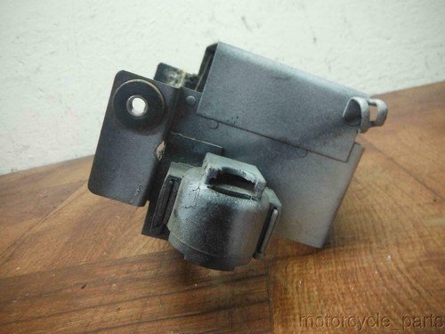 04-09 suzuki gs500f REAR BACK TAIL UNDERTAIL BATTERY TRAY PLASTIC 41540-01D60 - Image 5