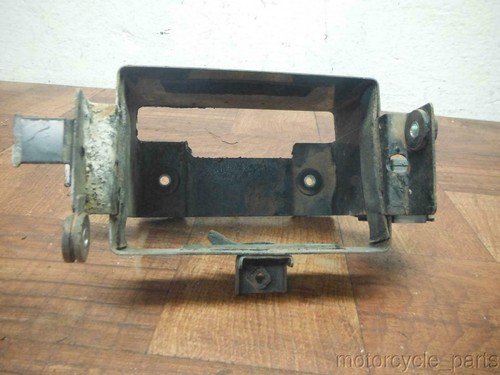 04-09 suzuki gs500f REAR BACK TAIL UNDERTAIL BATTERY TRAY PLASTIC 41540-01D60 - Image 8