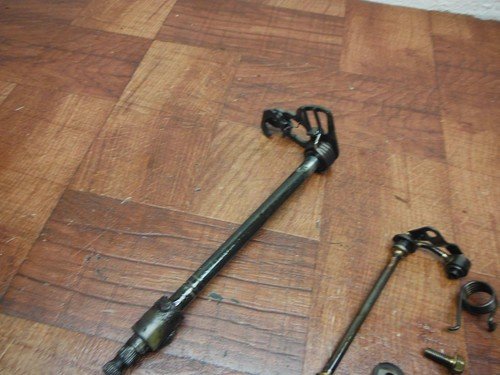 yamaha GTS1000 GTS 1000 SHIFTER SHIFT SHAFT & misc parts bolts - Image 2