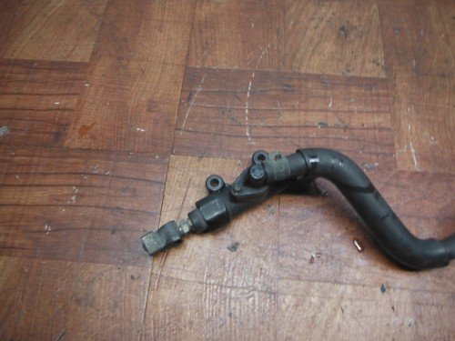 honda REAR BACK BRAKE MASTER CYLINDER W RESERVOIR 43510-MCV-006 - Image 12