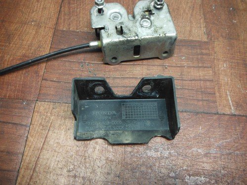 2015 honda cbr300r OEM REAR PASSENGER SEAT LATCH LOCK ASSEMBLY - Image 6
