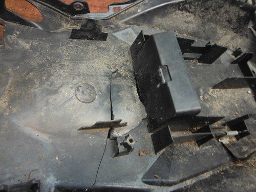 13-17 kawasaki ninja 300 REAR BACK TAIL UNDERTAIL BATTERY TRAY PLASTIC - Image 2