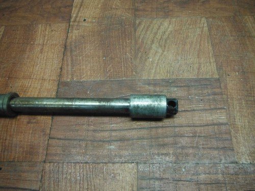 honda FRONT WHEEL RIM AXLE PIVOT BOLT 44301-461-770 - Image 3
