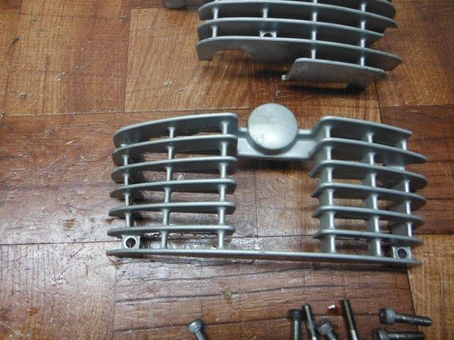 honda 2000 shadow VT 1100 99-07 spirit ENGINE CYLINDER HEAD COVER FIN FRONT - Image 3