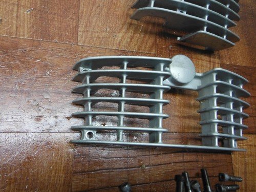 honda 2000 shadow VT 1100 99-07 spirit ENGINE CYLINDER HEAD COVER FIN FRONT - Image 4