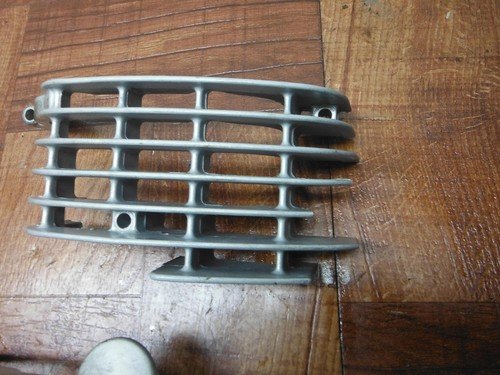 honda 2000 shadow VT 1100 99-07 spirit ENGINE CYLINDER HEAD COVER FIN FRONT - Image 8