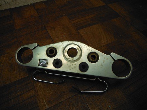 honda shadow 1100 ace spirit OEM FORKS UPPER TRIPLE TREE CLAMP 53300-MM8-881 - Image 4