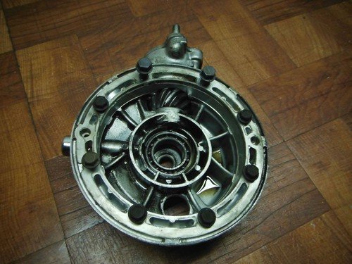 1983 honda v45 magna VF750 VF 750 FINAL DRIVE GEAR DIFFERENTIAL PINION CASE - Image 4