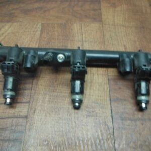 2015 13-16 triumph street triple FUEL INJECTOR FUEL RAIL INTAKE video working ⭐✔