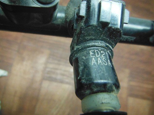 2015 13-16 triumph street triple FUEL INJECTOR FUEL RAIL INTAKE video working ⭐✔ - Image 6