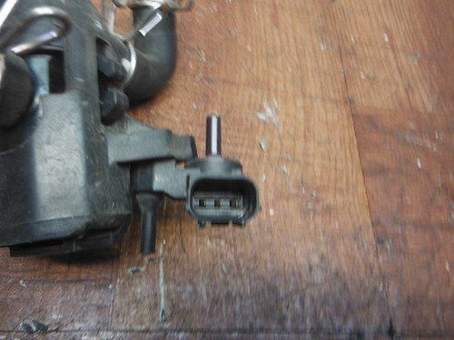 13-17 kawasaki EX ninja 300 AIR VALVE SOLENOID ENGINE SWITCH SENSOR 16126-0039 - Image 5