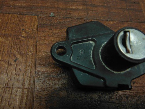 aprilia SR50 SR 50 R SEAT LOCK WITH KEYS KEY AP8104611 - Image 2