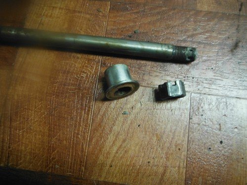 1986 1987 suzuki intruder VS700 VS 700 REAR AXLE BACK WHEEL RIM PIVOT BOLT AXEL - Image 3