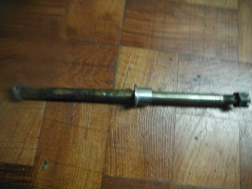 1986 1987 suzuki intruder VS700 VS 700 REAR AXLE BACK WHEEL RIM PIVOT BOLT AXEL - Image 4