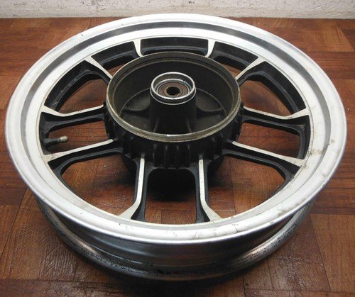 1984 1985 honda v30 VF500 VF 500 C magna REAR WHEEL RIM 42650-MJ8-305 - Image 3