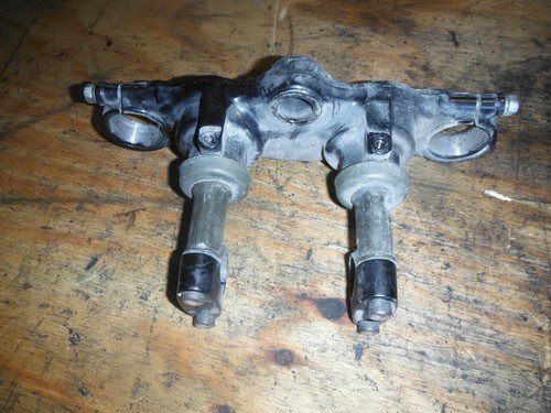 88 SUZUKI GV1400 GV 1400 CAVALCADE TRIPLE TREE FORK CLAMP - Image 2