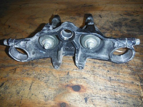 88 SUZUKI GV1400 GV 1400 CAVALCADE TRIPLE TREE FORK CLAMP - Image 3