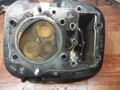 2005 suzuki boulevard VL1500 C90 ENGINE TOP END CYLINDER HEAD REAR - Image 8