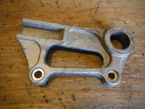 00 KAWASAKI ZX600 ZX6 NINJA ZX6R REAR CALIPER MOUNT BRACKET STAY