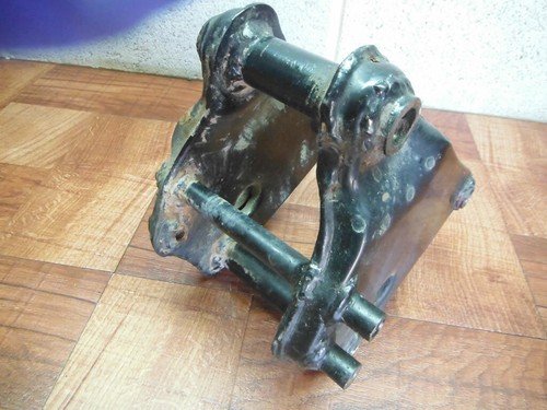 83 SUZUKI GR 650 GR650 TEMPTER CENTER SHOCK MOUNT BRACKET - Image 6