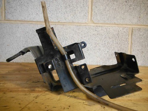 2005 VULCAN 500 BATTERY STAY MOUNT BRACKET EN500 KAWASAKI - Image 3