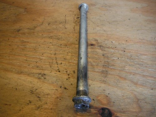 00 KAWASAKI ZX600 ZX6 NINJA ZX6R SWINGARM AXLE AXEL BOLT
