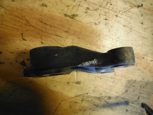 00-03 GSXR GSX-R GSX R 750 600 CALIPER MOUNT BRACKET STAY - Image 3