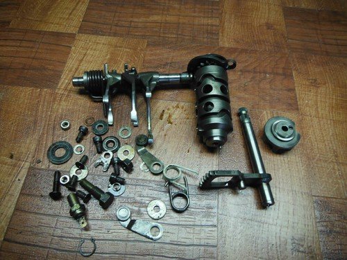 97 TRIUMPH DAYTONA 955 955i T595 TRANSMISSION GEAR FORK SELECTOR DRUM - Image 2