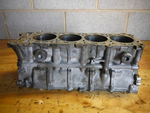 00-03 GSXR GSX-R GSX R 750 ENGINE CYLINDER BLOCK CRANK CASE - Image 6