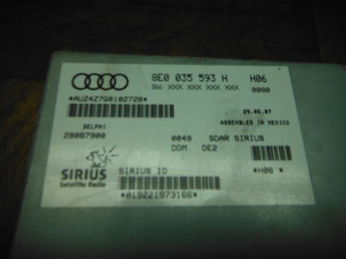 06-10 VW PASSAT SATELLITE RADIO MODULE 8E0 035 593 H USED OEM - Image 4