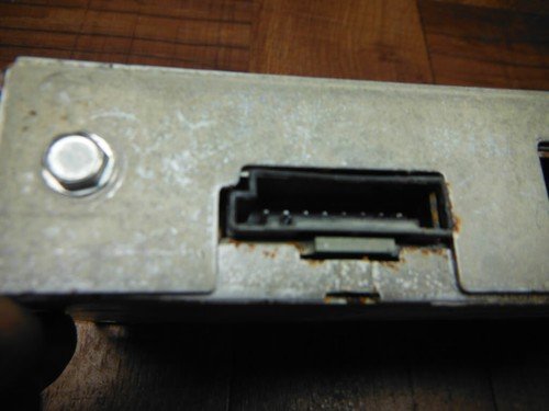 06-10 VW PASSAT SATELLITE RADIO MODULE 8E0 035 593 H USED OEM - Image 5