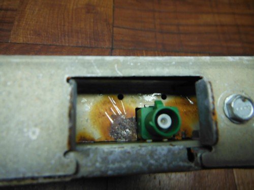 06-10 VW PASSAT SATELLITE RADIO MODULE 8E0 035 593 H USED OEM - Image 7