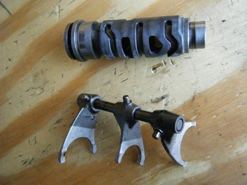 07 GS 500F GS500 2004-2009 TRANSMISSION DRUM SELECTOR FORK SUZUKI - Image 2