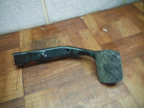 06-10 VW PASSAT KOMFORT 2.0 TURBO BRAKE PEDAL - Image 2