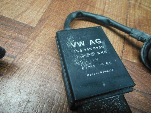 06-10 VW PASSAT CONTROL UNIT PRESSURE SENSOR RELAY SERVO MOTOR LOT - Image 3