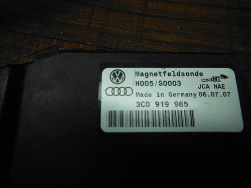 06-10 VW PASSAT CONTROL UNIT PRESSURE SENSOR RELAY SERVO MOTOR LOT - Image 4