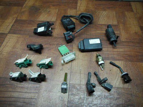 06-10 VW PASSAT CONTROL UNIT PRESSURE SENSOR RELAY SERVO MOTOR LOT - Image 10
